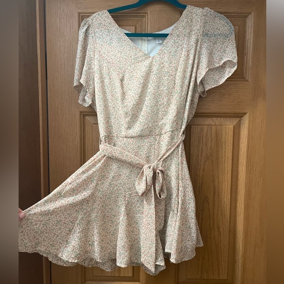 Floral Romper - Picture 1 of 4